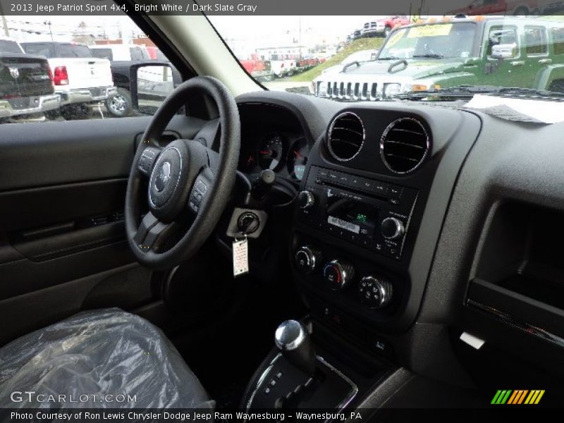 Bright White / Dark Slate Gray 2013 Jeep Patriot Sport 4x4