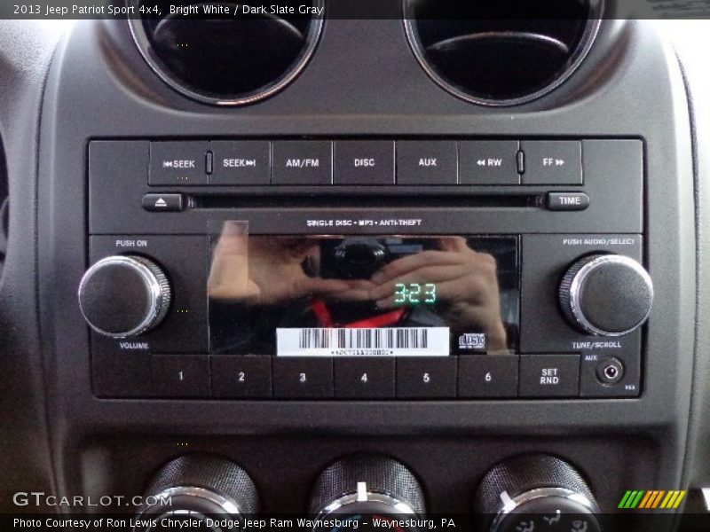Bright White / Dark Slate Gray 2013 Jeep Patriot Sport 4x4
