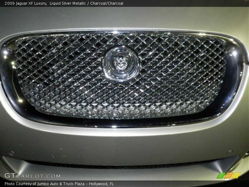 Liquid Silver Metallic / Charcoal/Charcoal 2009 Jaguar XF Luxury
