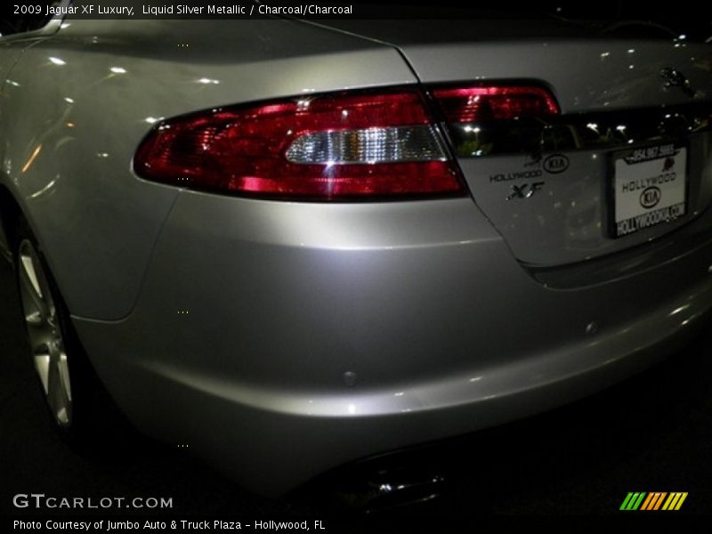 Liquid Silver Metallic / Charcoal/Charcoal 2009 Jaguar XF Luxury
