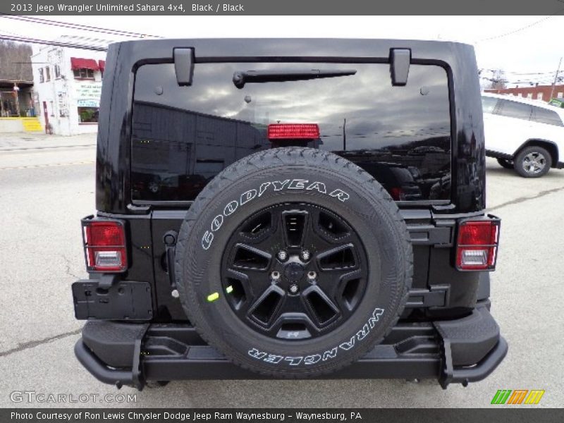 Black / Black 2013 Jeep Wrangler Unlimited Sahara 4x4