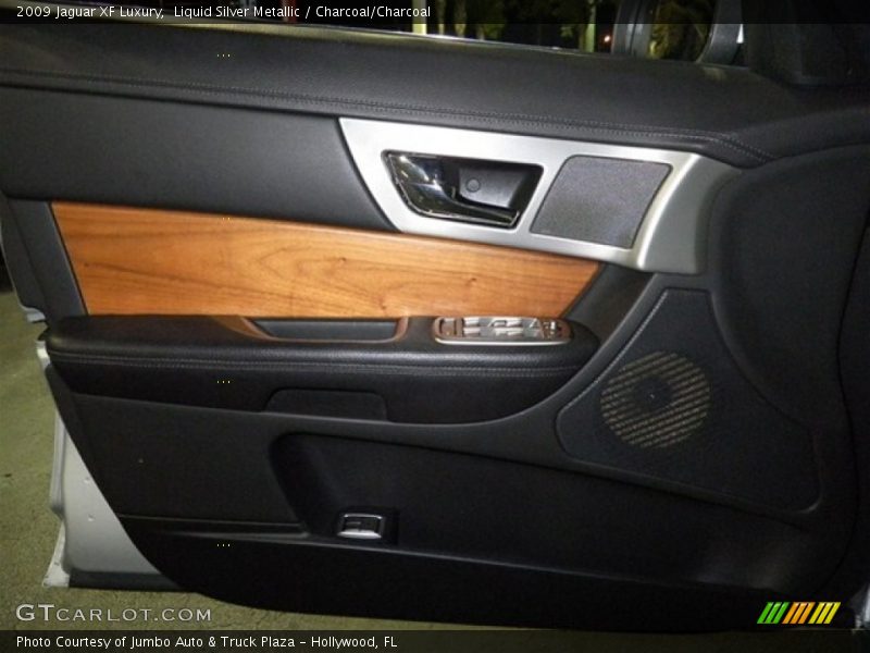 Liquid Silver Metallic / Charcoal/Charcoal 2009 Jaguar XF Luxury
