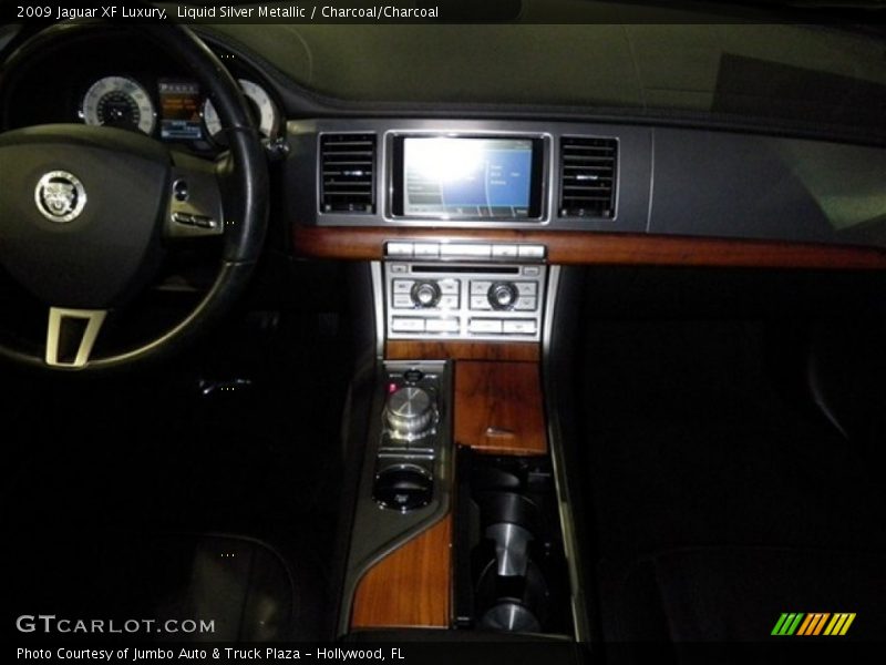 Liquid Silver Metallic / Charcoal/Charcoal 2009 Jaguar XF Luxury