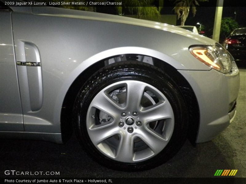 Liquid Silver Metallic / Charcoal/Charcoal 2009 Jaguar XF Luxury