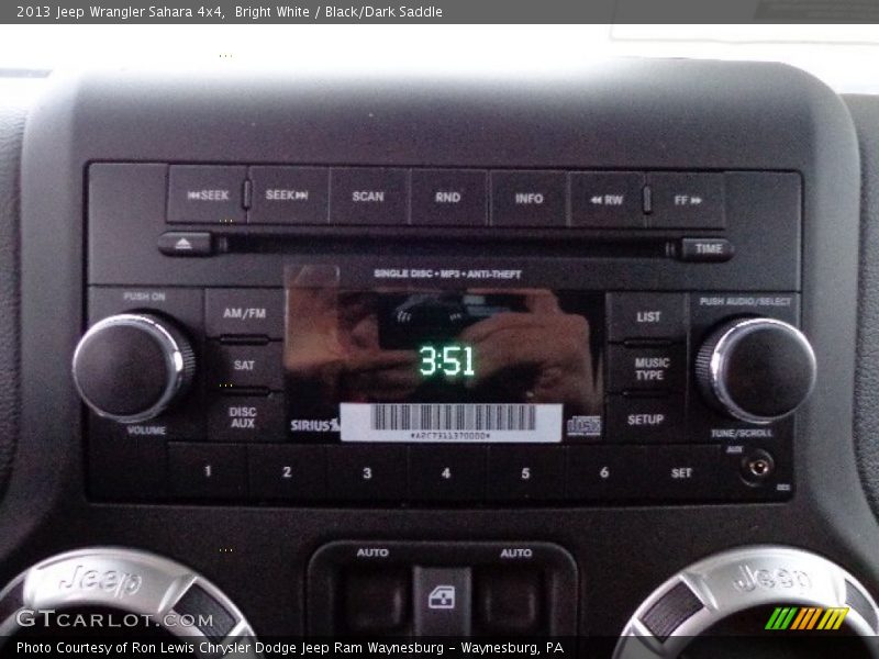 Bright White / Black/Dark Saddle 2013 Jeep Wrangler Sahara 4x4