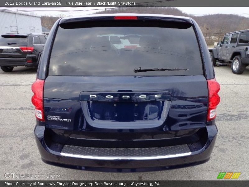 True Blue Pearl / Black/Light Graystone 2013 Dodge Grand Caravan SE