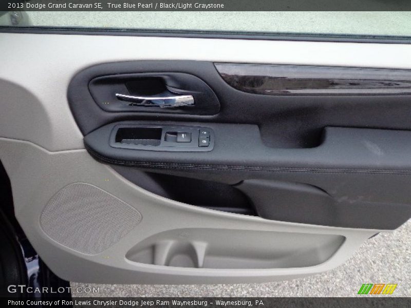 True Blue Pearl / Black/Light Graystone 2013 Dodge Grand Caravan SE