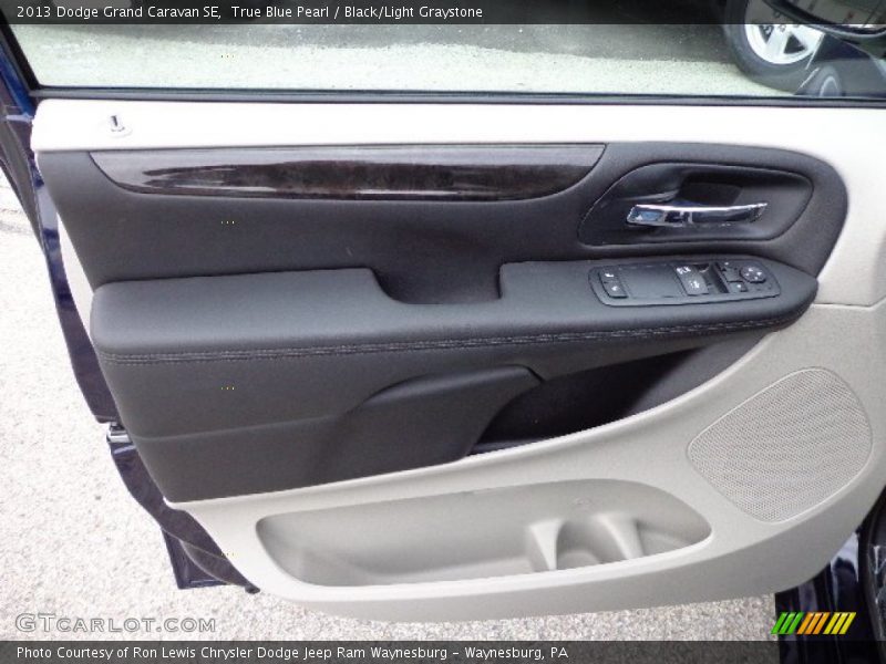 True Blue Pearl / Black/Light Graystone 2013 Dodge Grand Caravan SE