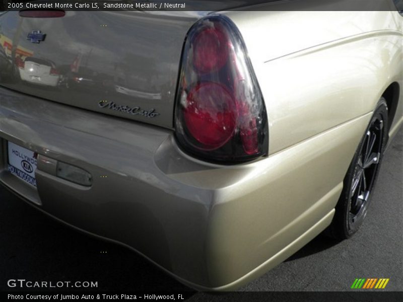 Sandstone Metallic / Neutral 2005 Chevrolet Monte Carlo LS