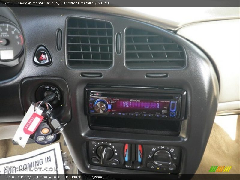 Sandstone Metallic / Neutral 2005 Chevrolet Monte Carlo LS