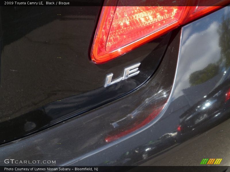 Black / Bisque 2009 Toyota Camry LE