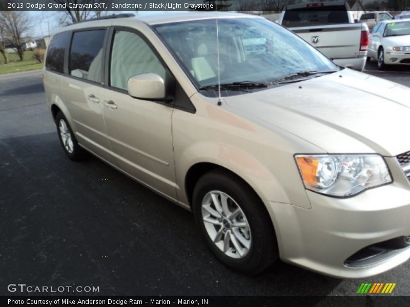Sandstone / Black/Light Graystone 2013 Dodge Grand Caravan SXT