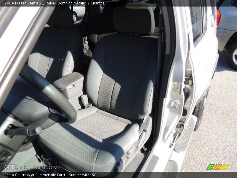 Silver Lightning Metallic / Charcoal 2004 Nissan Xterra XE