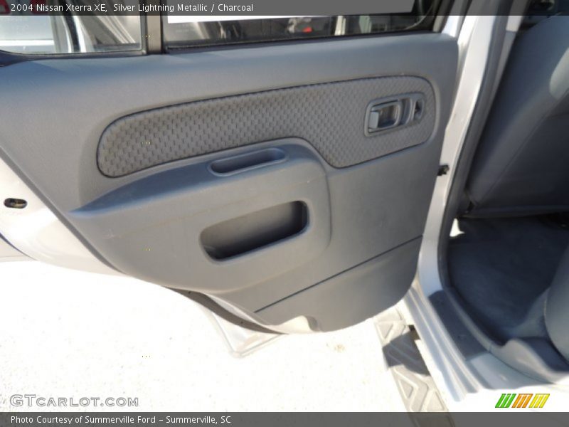Silver Lightning Metallic / Charcoal 2004 Nissan Xterra XE