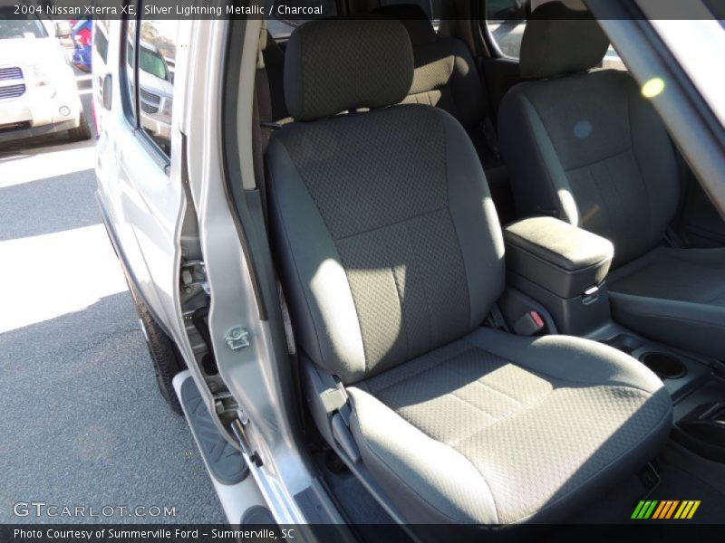 Silver Lightning Metallic / Charcoal 2004 Nissan Xterra XE