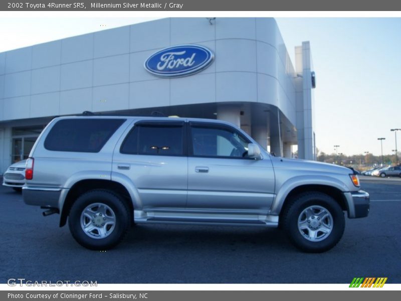 Millennium Silver Metallic / Gray 2002 Toyota 4Runner SR5