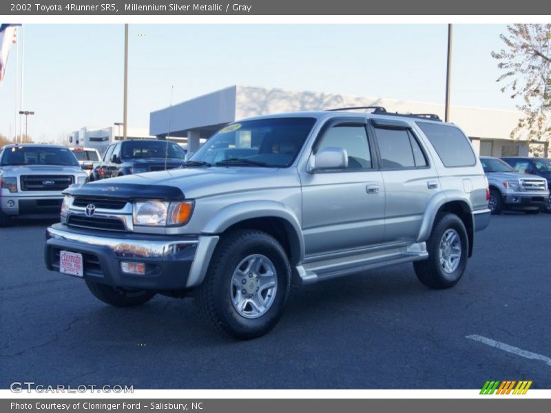 Millennium Silver Metallic / Gray 2002 Toyota 4Runner SR5