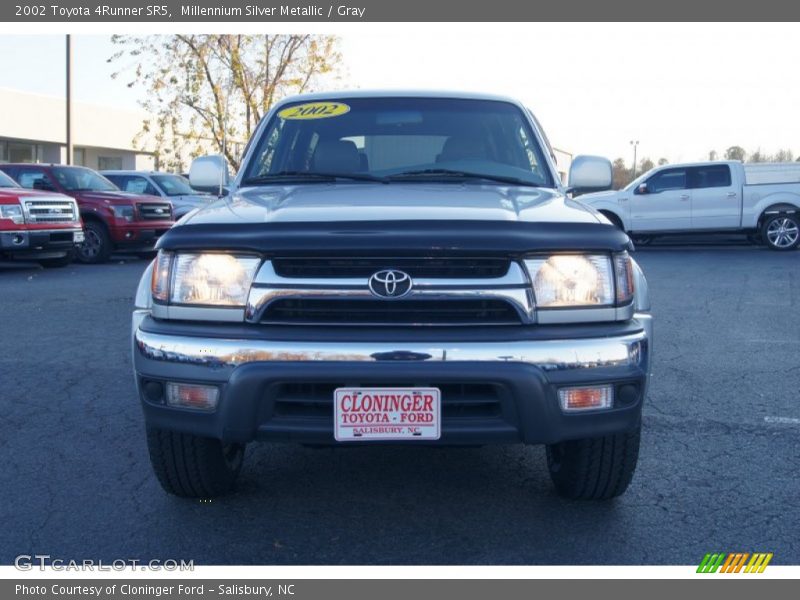 Millennium Silver Metallic / Gray 2002 Toyota 4Runner SR5