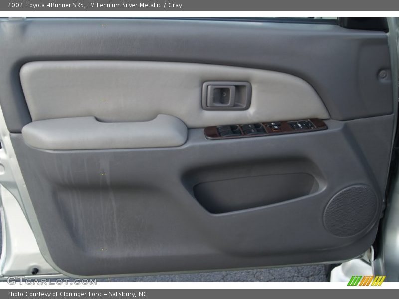 Millennium Silver Metallic / Gray 2002 Toyota 4Runner SR5