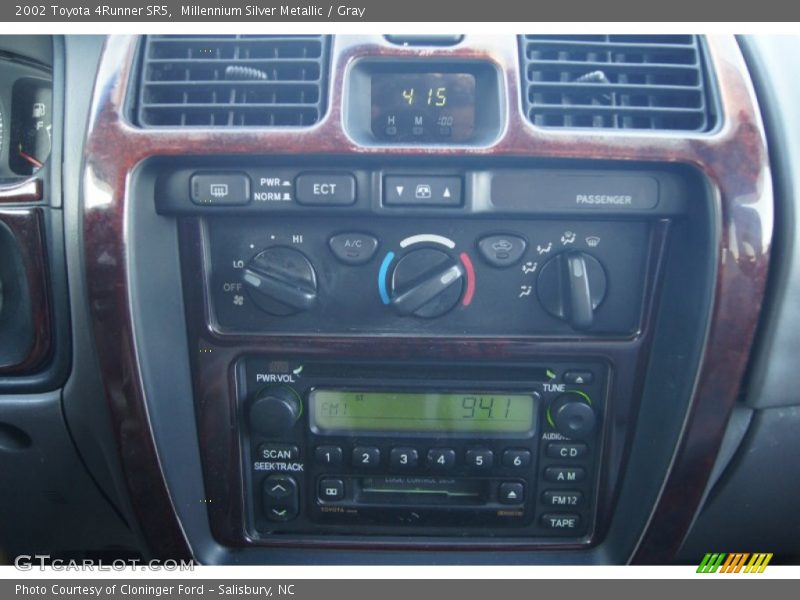 Millennium Silver Metallic / Gray 2002 Toyota 4Runner SR5