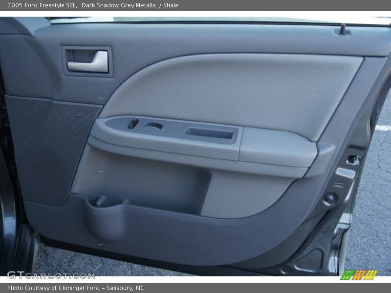 Dark Shadow Grey Metallic / Shale 2005 Ford Freestyle SEL