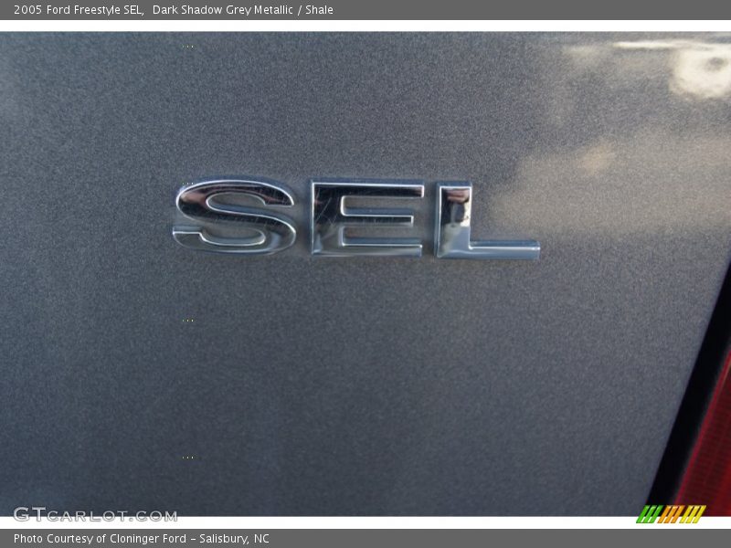Dark Shadow Grey Metallic / Shale 2005 Ford Freestyle SEL