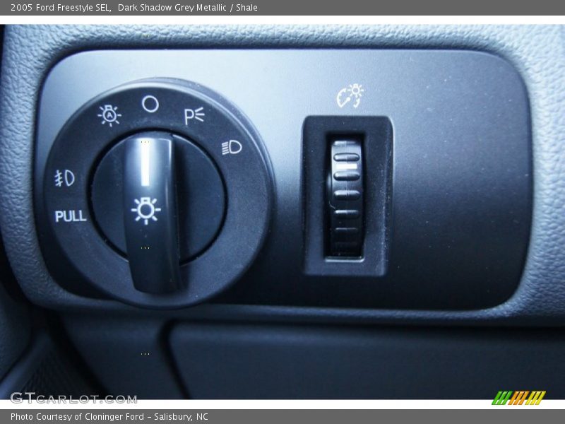 Dark Shadow Grey Metallic / Shale 2005 Ford Freestyle SEL