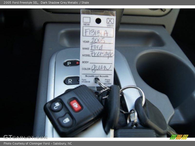 Dark Shadow Grey Metallic / Shale 2005 Ford Freestyle SEL