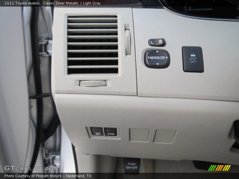 Classic Silver Metallic / Light Gray 2011 Toyota Avalon