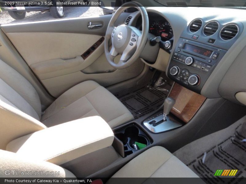 Winter Frost Pearl / Blond 2009 Nissan Altima 3.5 SE