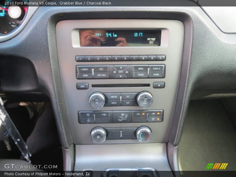 Controls of 2010 Mustang V6 Coupe