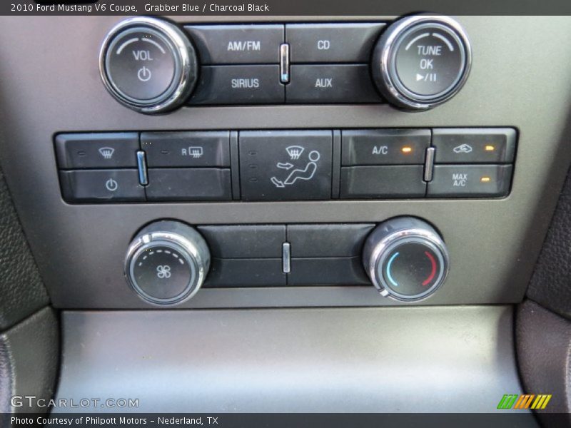 Controls of 2010 Mustang V6 Coupe