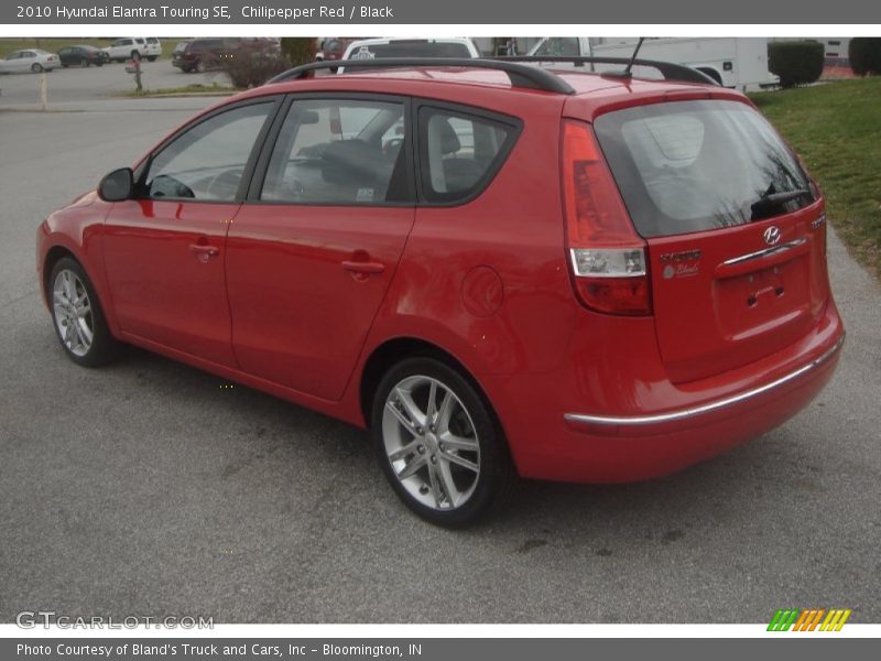Chilipepper Red / Black 2010 Hyundai Elantra Touring SE