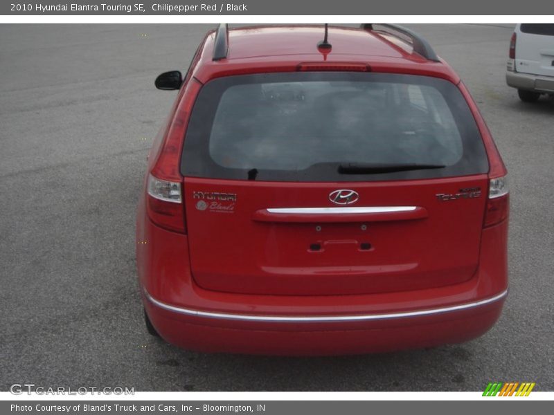 Chilipepper Red / Black 2010 Hyundai Elantra Touring SE