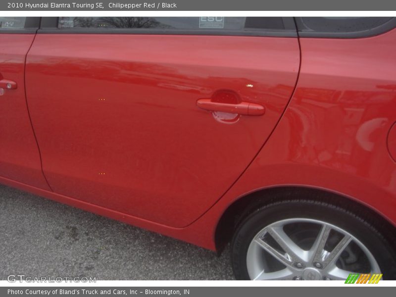 Chilipepper Red / Black 2010 Hyundai Elantra Touring SE