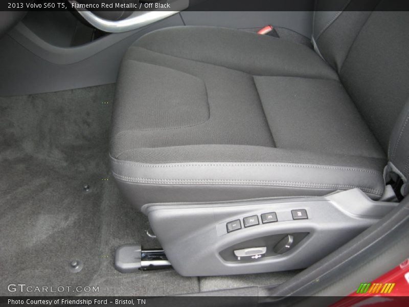 Flamenco Red Metallic / Off Black 2013 Volvo S60 T5