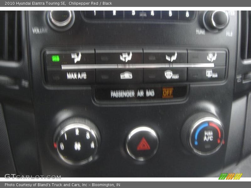 Chilipepper Red / Black 2010 Hyundai Elantra Touring SE