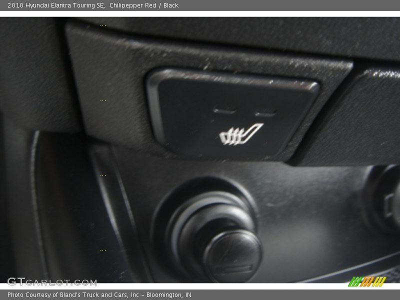 Chilipepper Red / Black 2010 Hyundai Elantra Touring SE