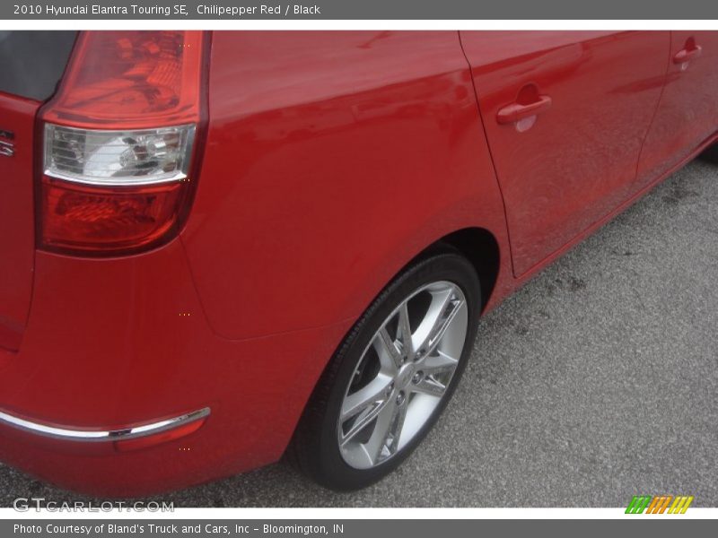 Chilipepper Red / Black 2010 Hyundai Elantra Touring SE