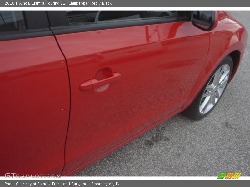 Chilipepper Red / Black 2010 Hyundai Elantra Touring SE