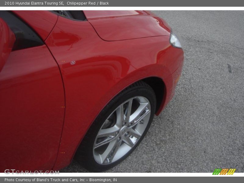 Chilipepper Red / Black 2010 Hyundai Elantra Touring SE