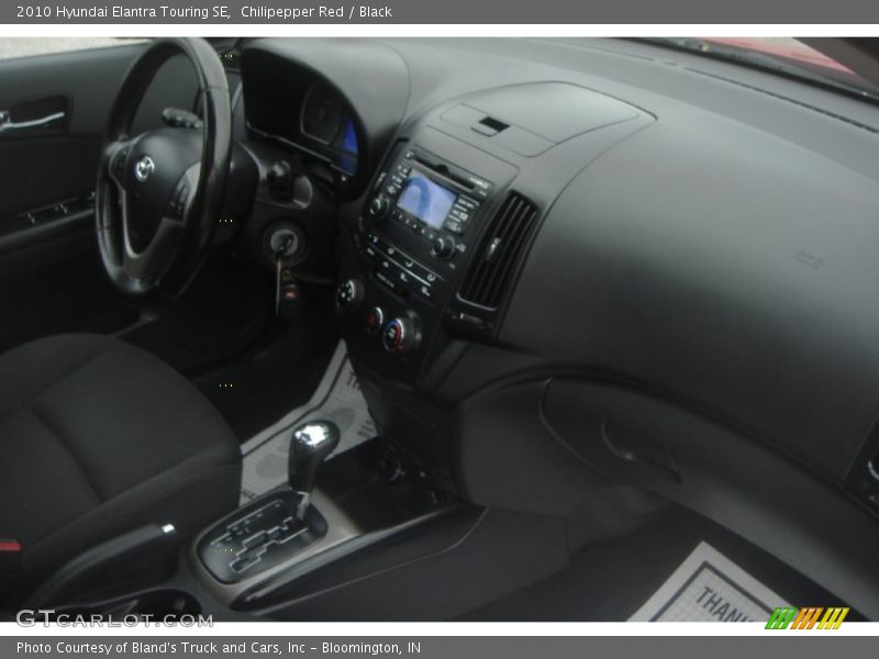 Chilipepper Red / Black 2010 Hyundai Elantra Touring SE