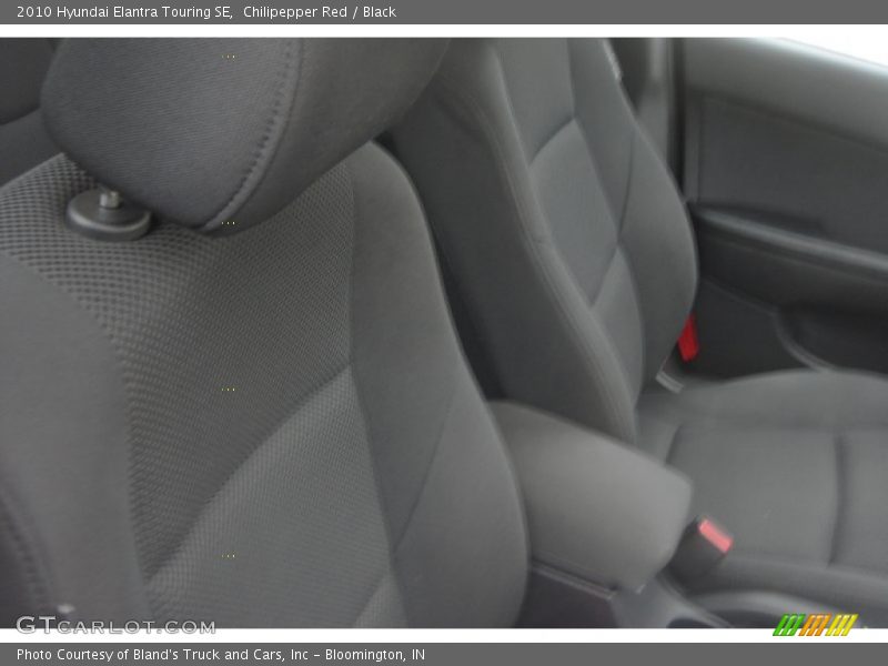 Chilipepper Red / Black 2010 Hyundai Elantra Touring SE