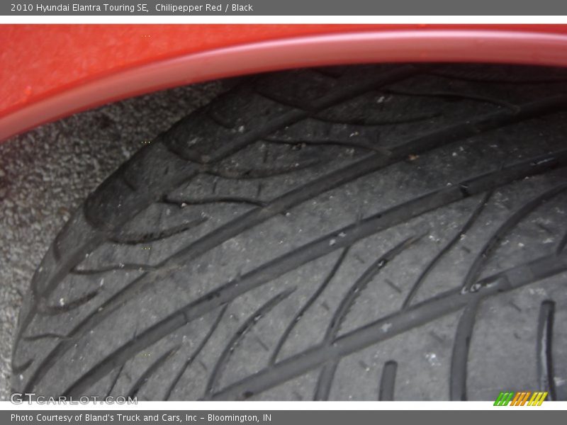 Chilipepper Red / Black 2010 Hyundai Elantra Touring SE