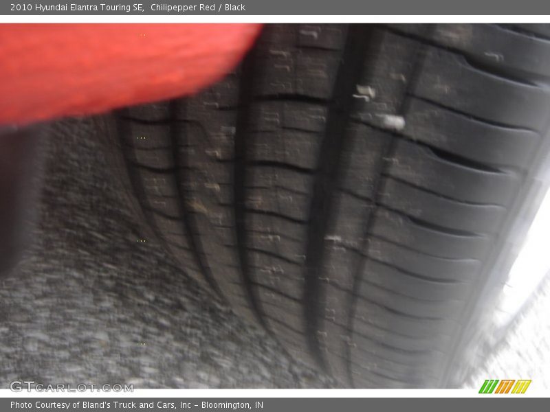 Chilipepper Red / Black 2010 Hyundai Elantra Touring SE