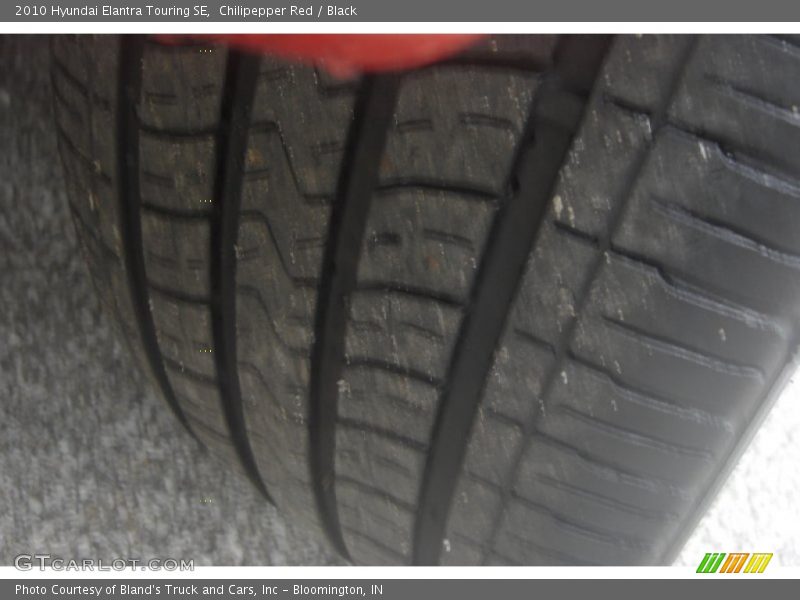Chilipepper Red / Black 2010 Hyundai Elantra Touring SE
