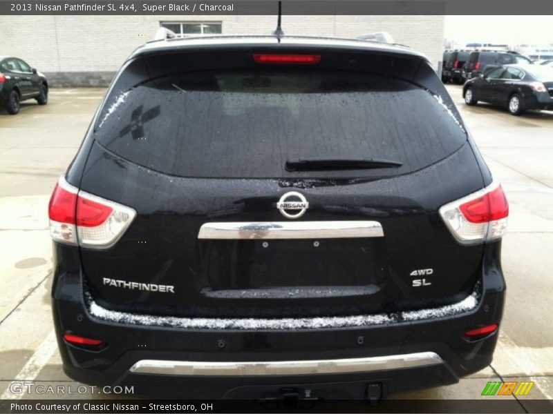 Super Black / Charcoal 2013 Nissan Pathfinder SL 4x4