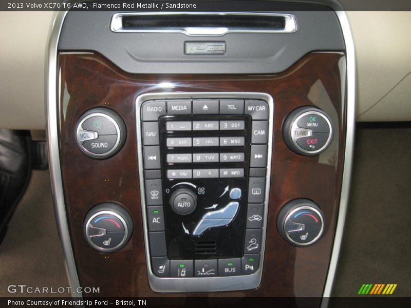 Controls of 2013 XC70 T6 AWD