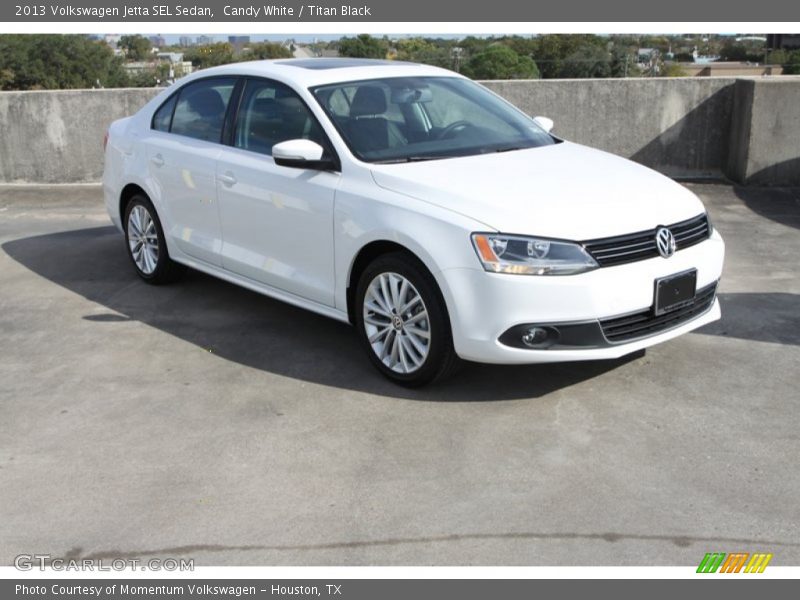 Candy White / Titan Black 2013 Volkswagen Jetta SEL Sedan