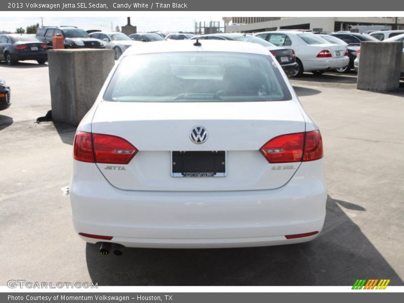 Candy White / Titan Black 2013 Volkswagen Jetta SEL Sedan